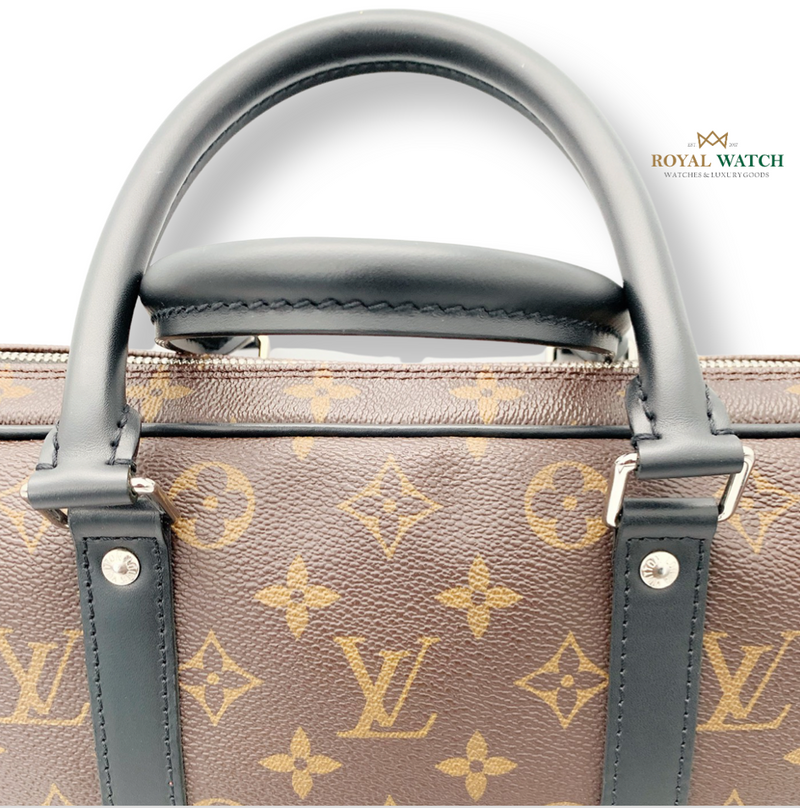 Louis Vuitton Authenticated Doc Leather Handbag
