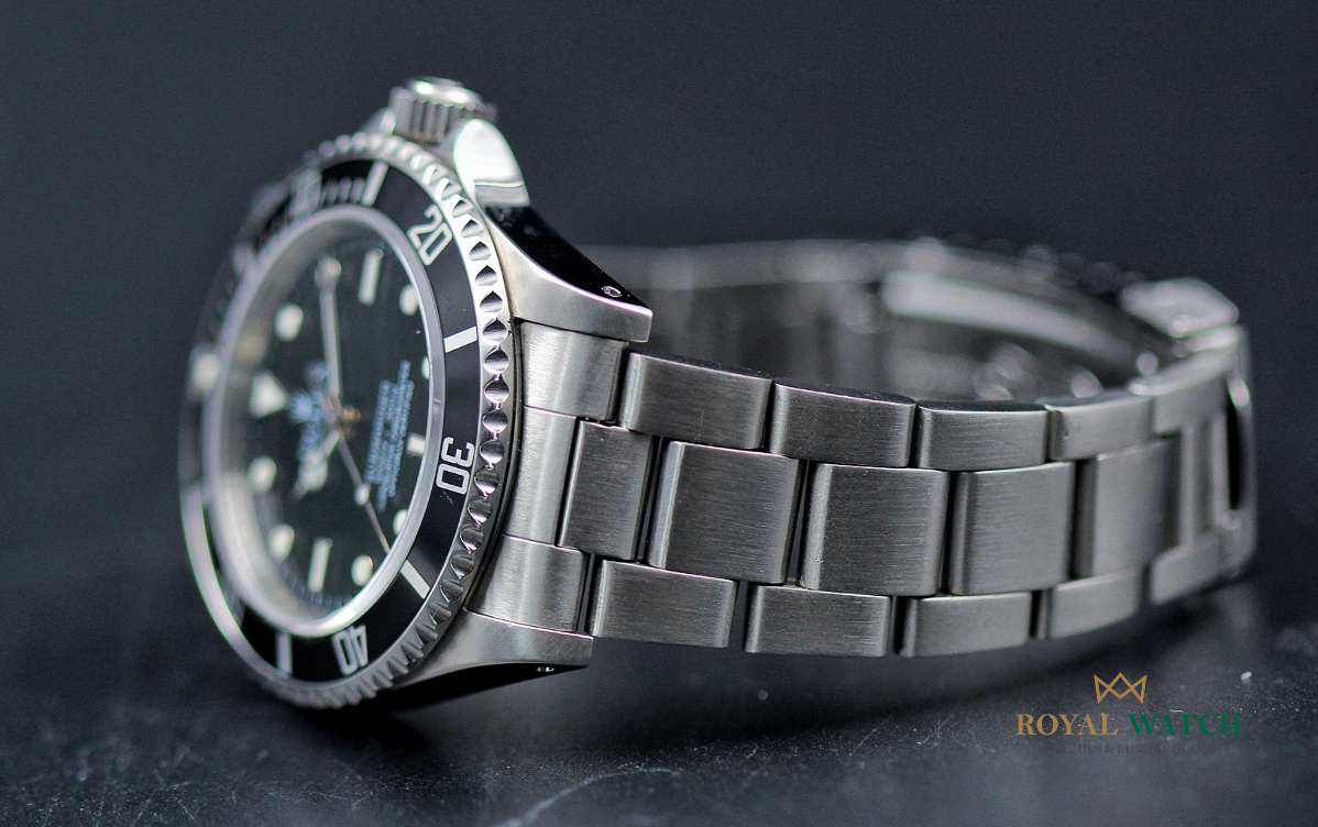 Rolex Submariner 14060M (Pre-Owned)