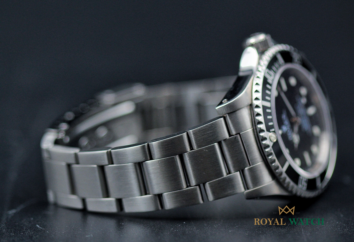 Rolex Submariner 14060M (Pre-Owned)