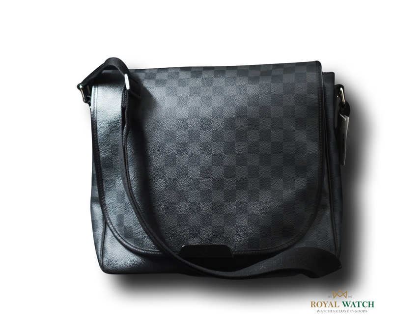 Auth Louis Vuitton Damier Graphite Daniel MM N58029 Men's Shoulder Bag